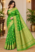 Elegant green saree with rich golden zari work 🤩